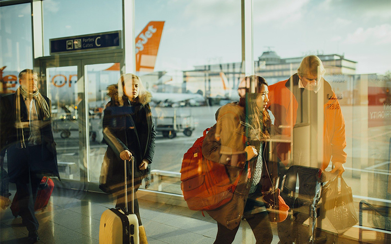 airport-731196_1920