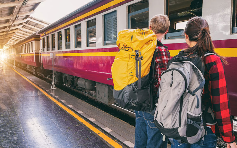 train_pexels-veerasak-piyawatanakul Voyage en train©pexels-veerasak-piyawatanakul